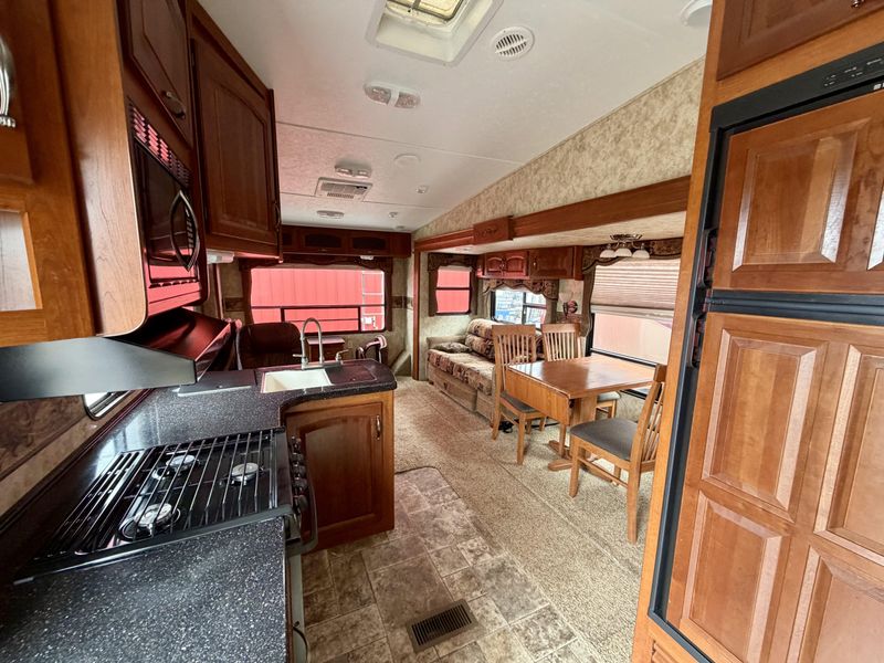 Used 2012 KEYSTONE COUGAR 318 SAB Image 5