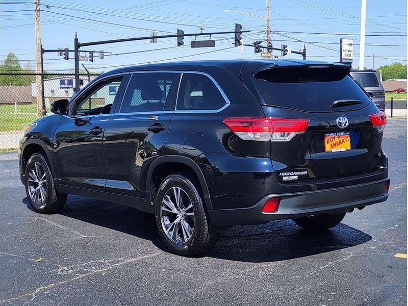 Used 2019 Toyota Highlander LE