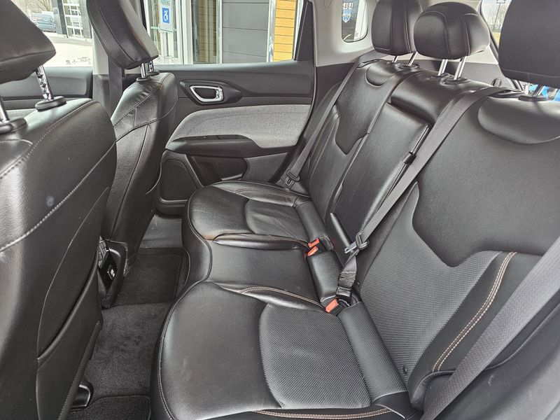 Used 2022 Jeep Compass Latitude LuxImage 10