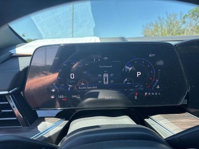 2025 Chevrolet Tahoe LS photo 12