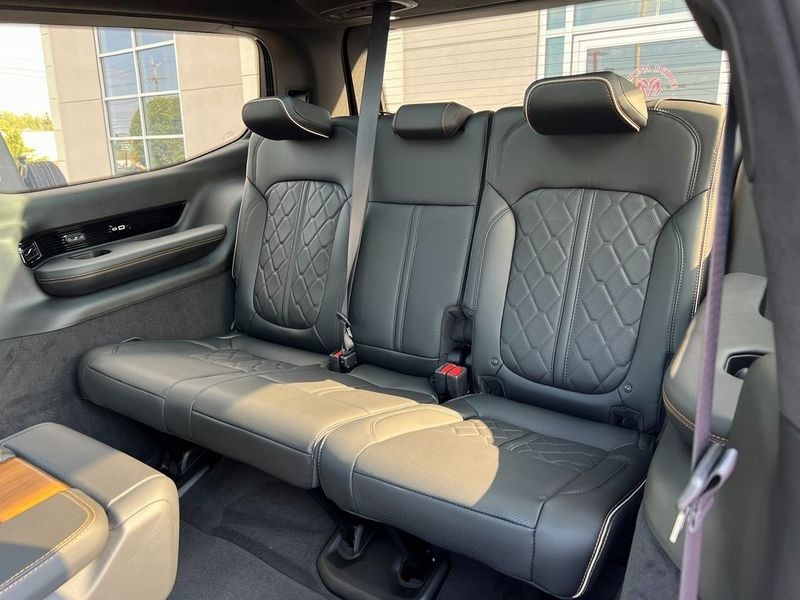 2022 Grand Wagoneer Series III 4x4Image 12