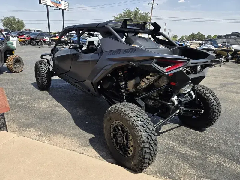 2025 Can-Am MAVERICK R MAX X 999T DCT TRIPLE BLACK Image 7