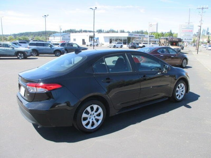 Used 2024 Toyota Corolla LEImage 7