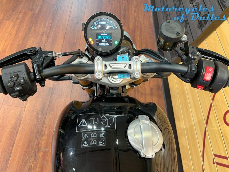 2025 Triumph Speed Twin 1200 RS Image 11