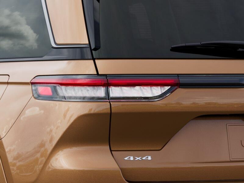 New 2026 Jeep Grand Cherokee Limited Reserve 4x4Image 9