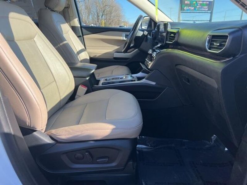 2021 Ford Explorer LimitedImage 30