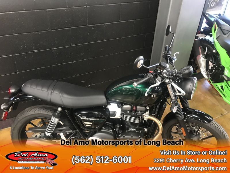 2024 Triumph SPEED TWIN 900  in a COMPETITION GREEN/PHANTOM BLACK exterior color. Del Amo Motorsports of Long Beach (562) 362-3160 delamomotorsports.com 