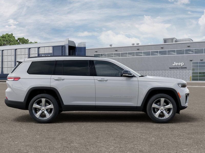 New 2026 Jeep Grand Cherokee L Limited 4x4Image 12