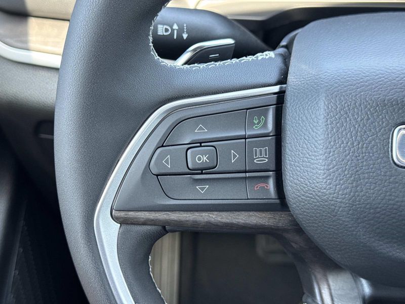 New 2026 Jeep Grand Cherokee L Laredo Altitude 4x4