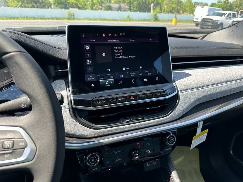 2024 Jeep Compass Latitude 4x4Image 3