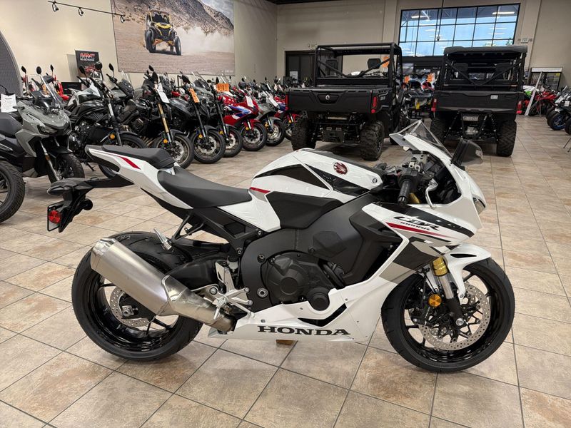 New 2026 Honda CBR1000RR Image 10