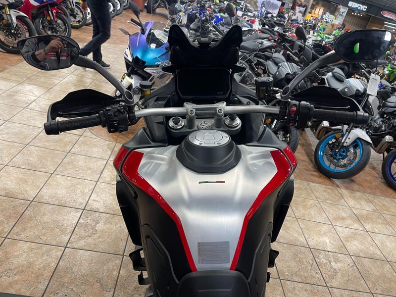 New 2025 Ducati MULTISTRADA V4 RALLY TRAVEL & RADAR SPOKED WHEELS Image 18