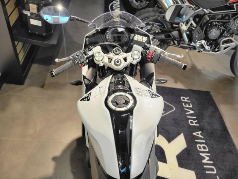 New 2025 Triumph DAYTONA 660 