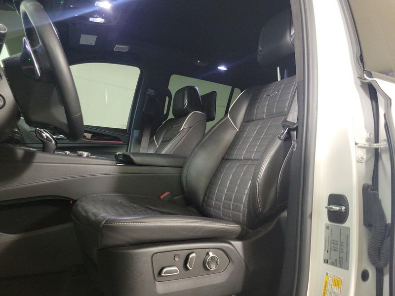 2023 Cadillac Escalade V-Series photo 16