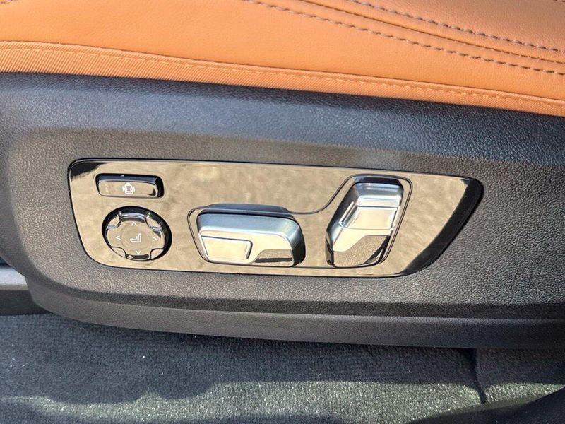 New 2027 BMW X7 xDrive40iImage 18