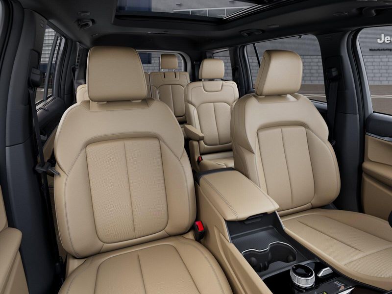 New 2026 Jeep Grand Cherokee L Limited 4x4Image 16