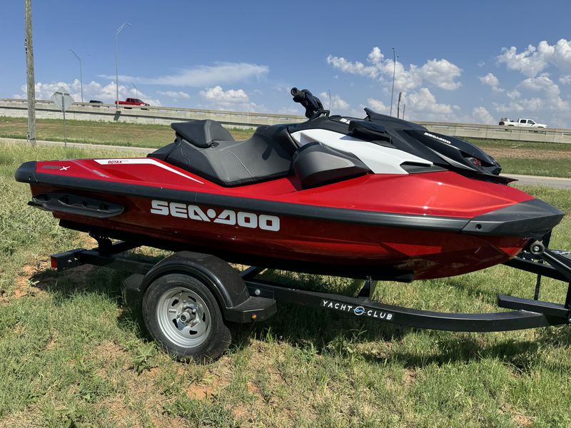 2024 SEADOO RXTX 325 WITH SOUND SYSTEM FIERY RED Image 2
