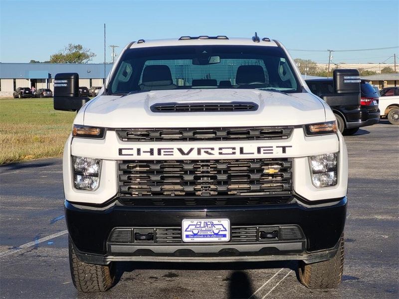 2021 Chevrolet Silverado 2500HD CustomImage 2