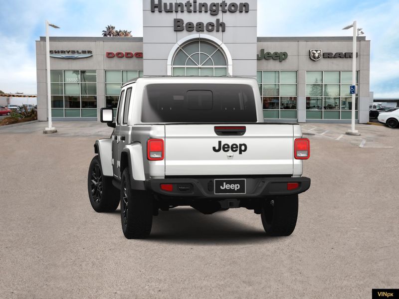 2025 Jeep Gladiator Nighthawk 4x4Image 13