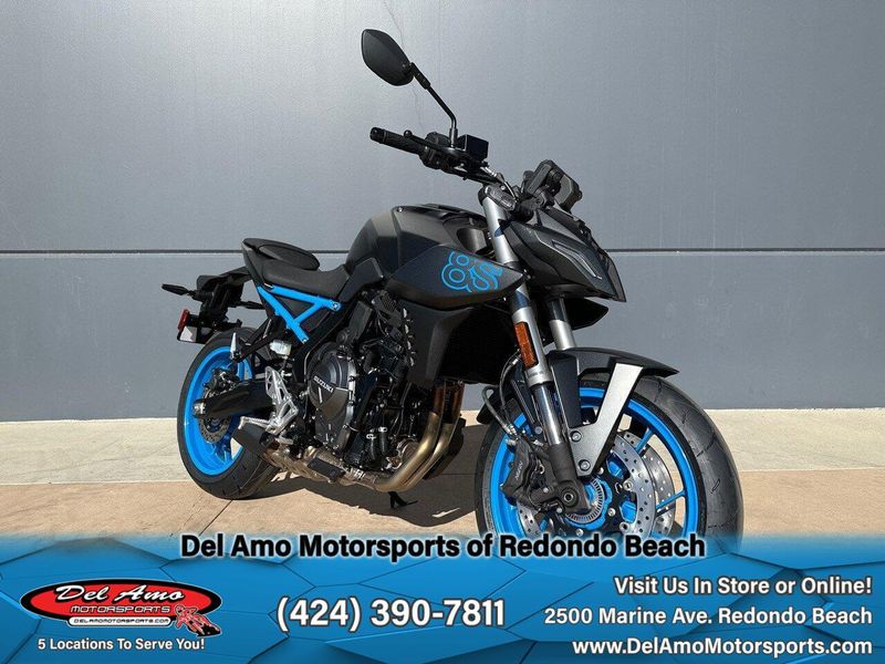 New 2024 Suzuki GSX-8S Image 1