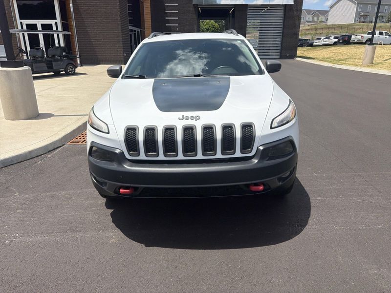 Used 2016 Jeep Cherokee TrailhawkImage 3