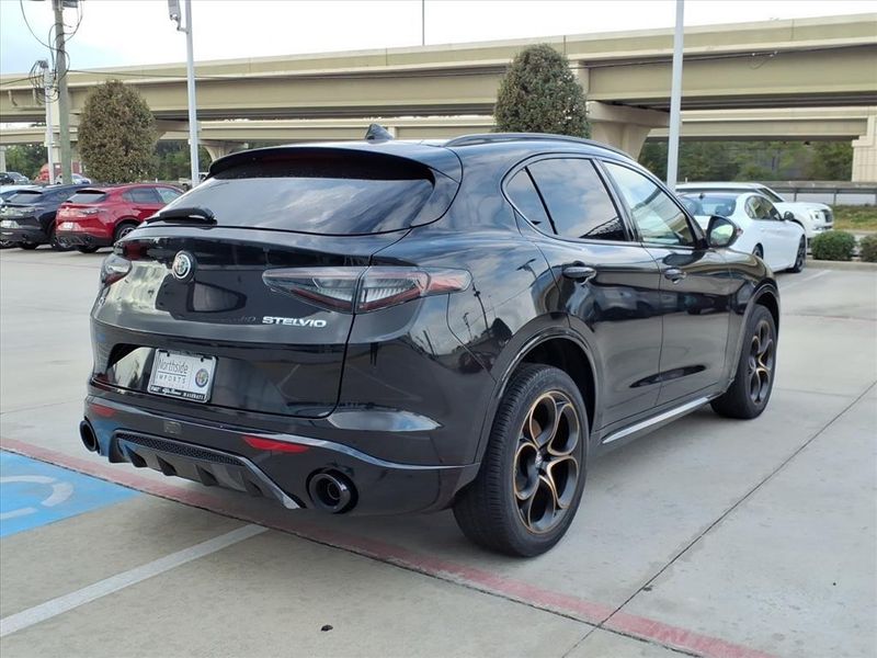 New 2025 Alfa Romeo Stelvio Intensa AwdImage 7