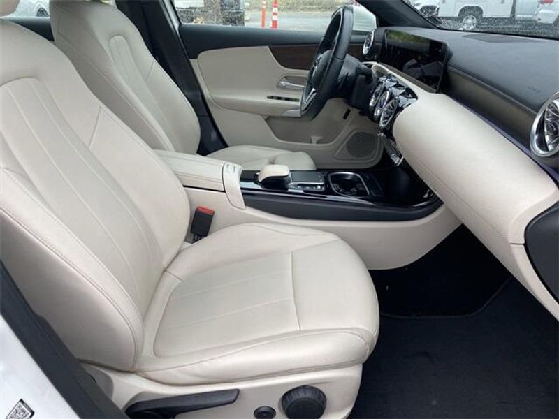 2022 Mercedes-Benz A 220 220Image 11
