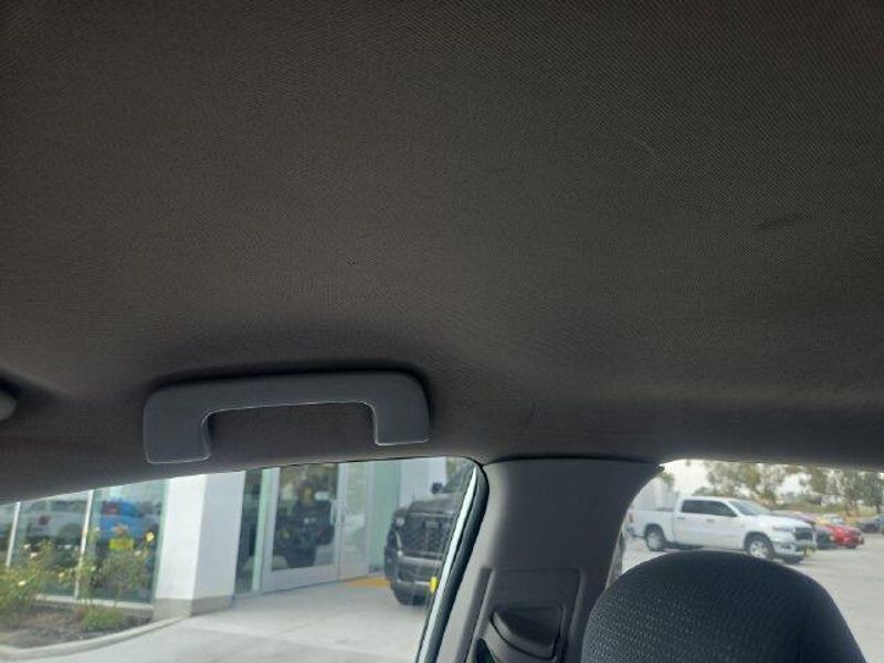 Used 2017 Toyota Corolla LImage 17