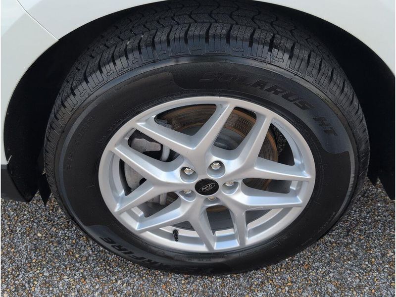 Used 2024 Ford Edge SELImage 9