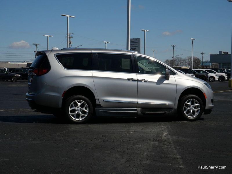 2017 Chrysler Pacifica Touring-L PlusImage 20