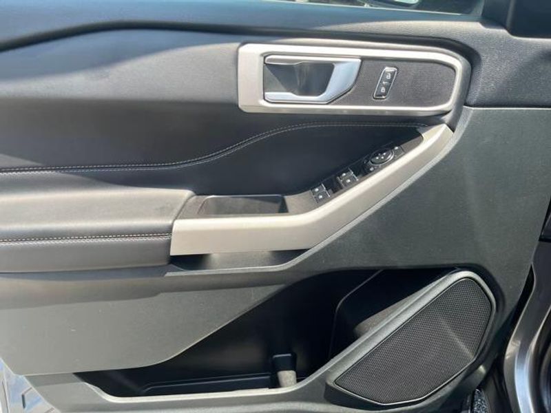 Used 2024 Ford Explorer XLT