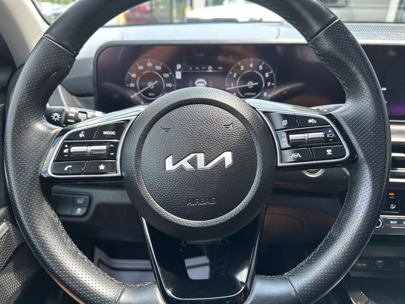 Used 2024 Kia Seltos SXImage 35