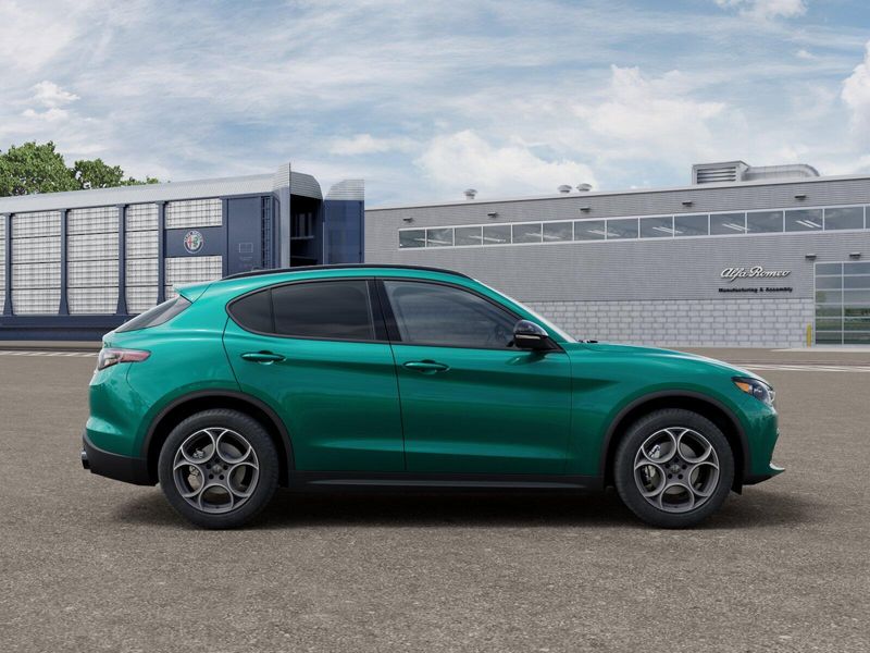 New 2026 Alfa Romeo Stelvio AwdImage 32
