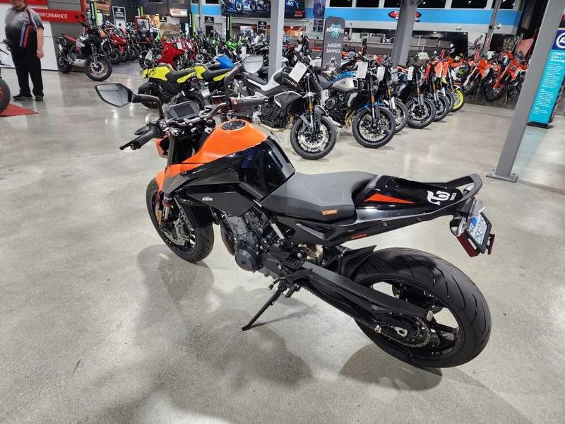 Used 2022 KTM 890 DUKE Image 6