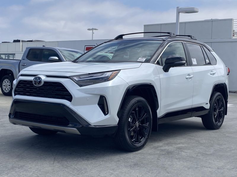 New 2025 Toyota RAV4 Hybrid XSEImage 6