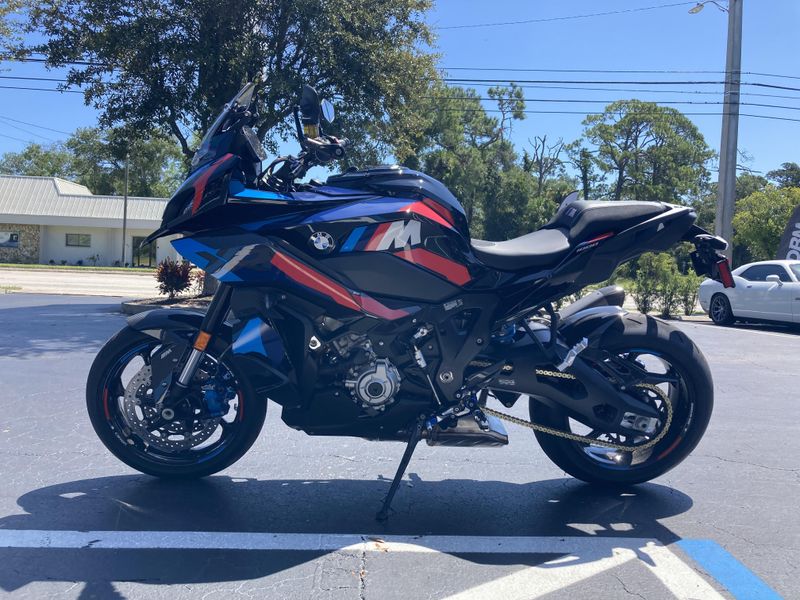 2025 BMW M 1000 XR