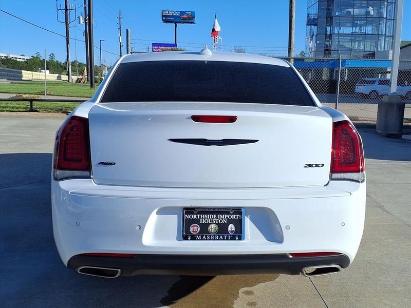 Used 2023 Chrysler 300 TouringImage 9