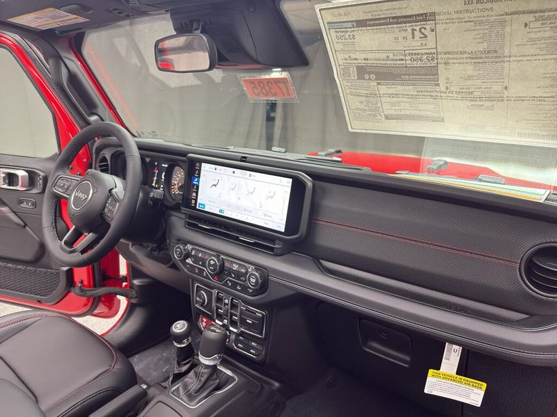 New 2026 Jeep Wrangler 4-door RubiconImage 17