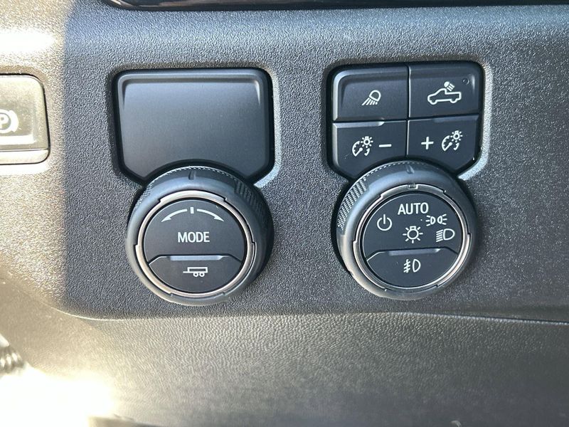 Used 2025 Chevrolet Silverado 1500 LTZImage 19