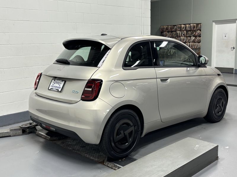 New 2025 Fiat 500e Giorgio Armani Collector