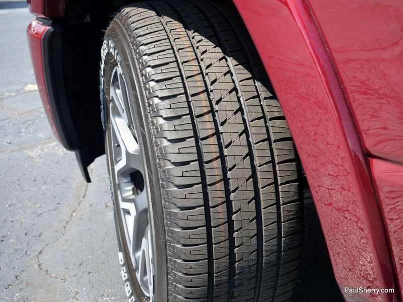 New 2026 RAM 1500 Laramie Crew Cab 4x4 5'7' Box