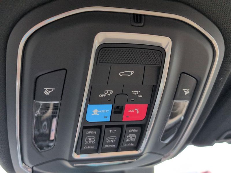 2025 Jeep Grand Cherokee Limited 4x2Image 28