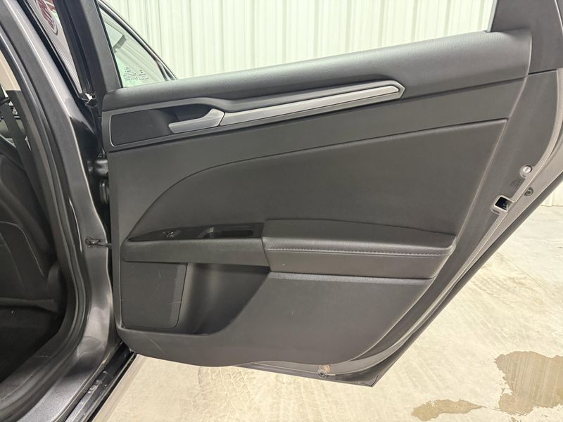 Used 2014 Ford Fusion TitaniumImage 8