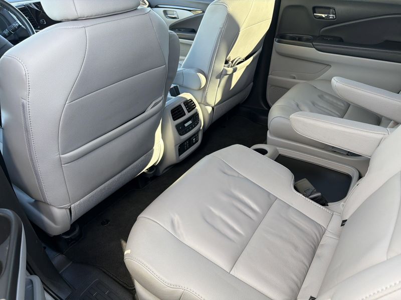 Used 2021 Honda Pilot Touring 7-PassengerImage 17