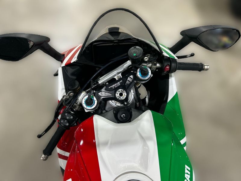 Used 2025 Ducati PANIGALE V4 TRICOLORE Image 24