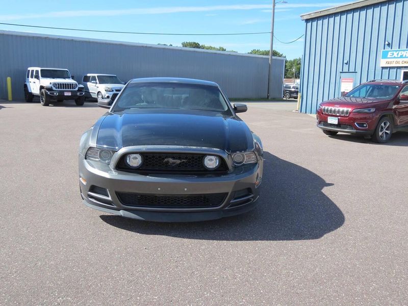 Used 2013 Ford Mustang GT 2dr FastbackImage 3