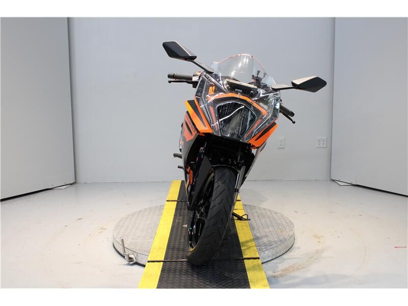 2022 KTM RC 390Image 5