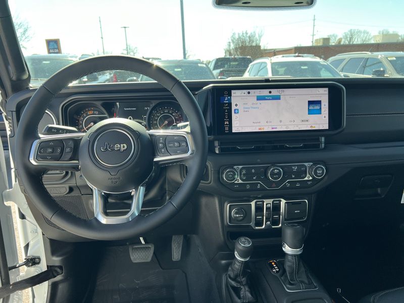 New 2026 Jeep Wrangler 4-door SaharaImage 13