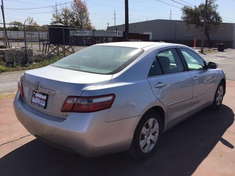 2009 Toyota Camry LEImage 5