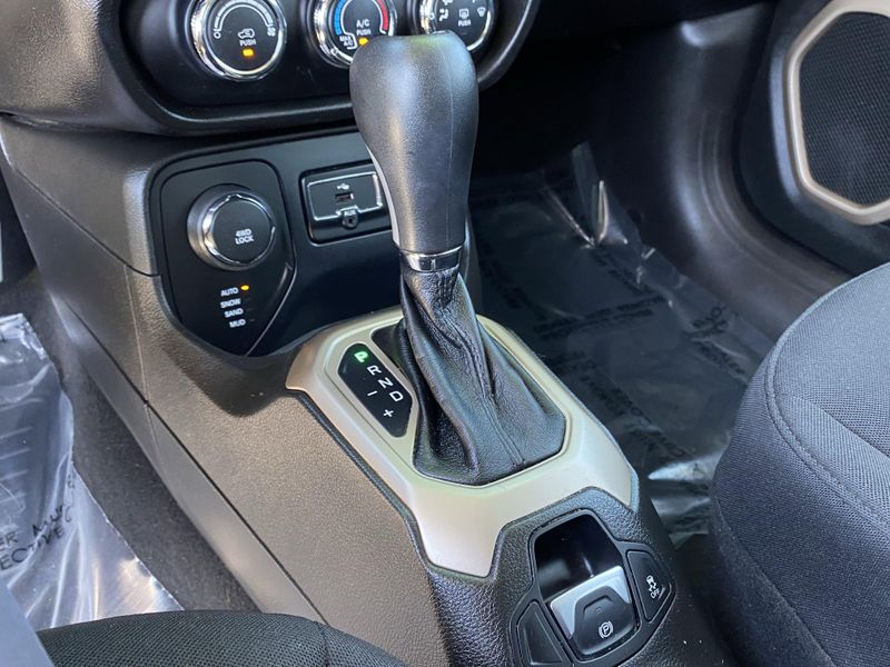 Used 2016 Jeep Renegade LatitudeImage 24